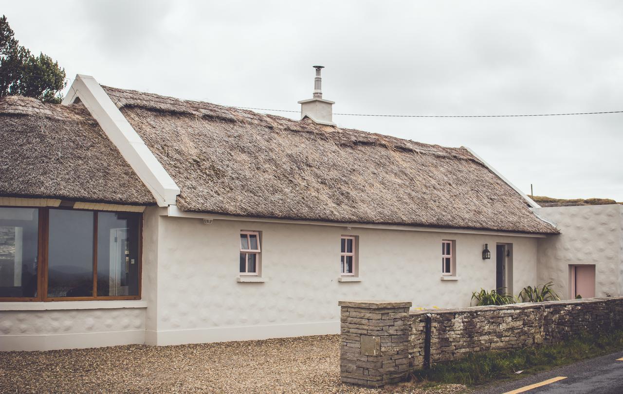 Storytellers Cottage Ballycotteen Exterior photo